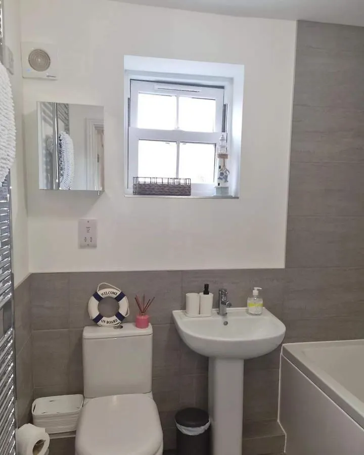 Sea Air Apartment At The Bay Filey, Sleeps 4, 2 Dogs Welcome For Free Too 0*, Filey Velká Británie